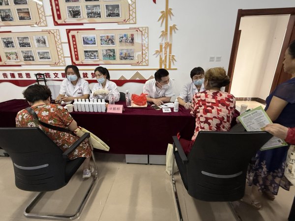 优配股 “党报进社区 健康伴您行”走进北京市房山区窦店镇腾龙家园社区